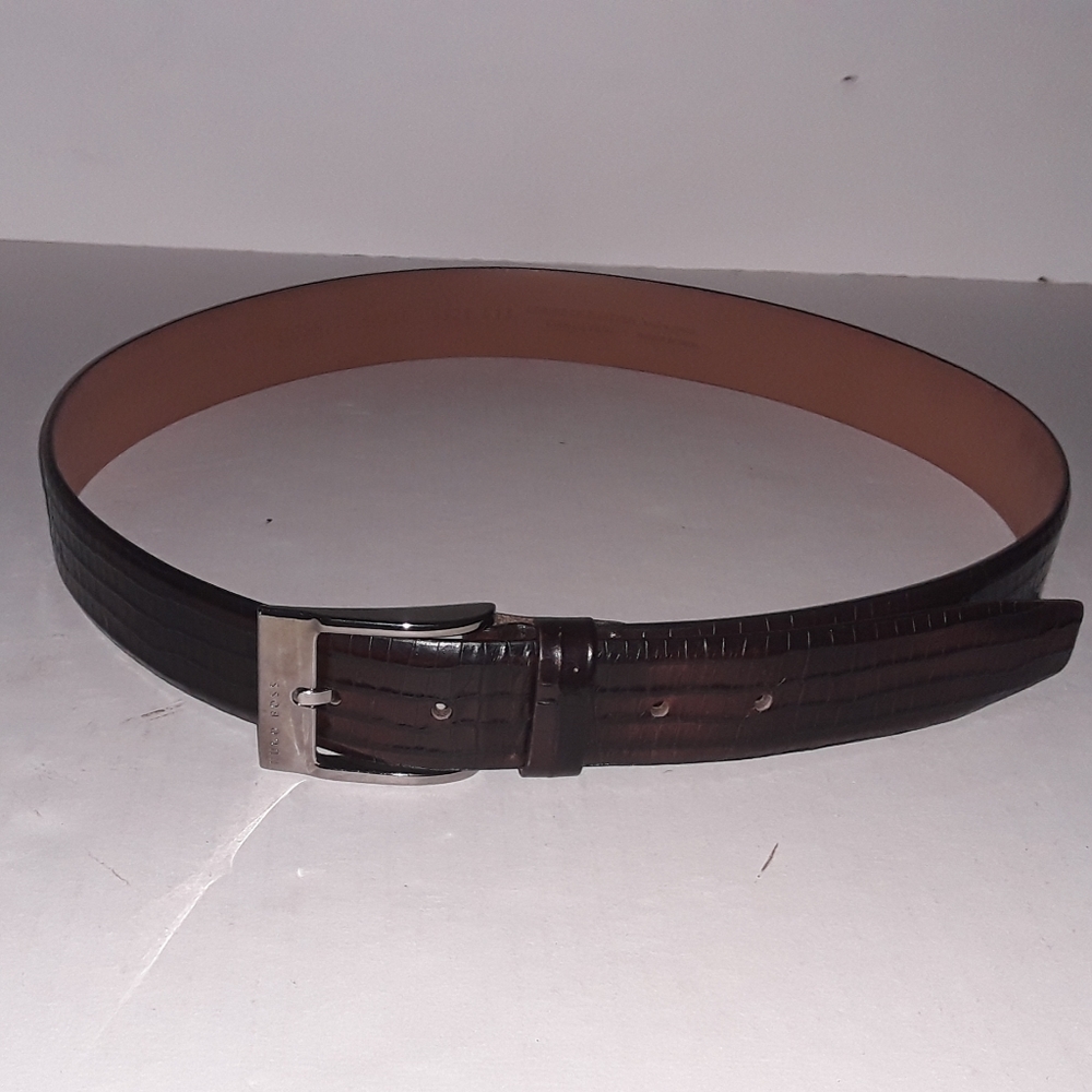 Hugo Boss embossed croc calf leather belt - EUC, 33-37